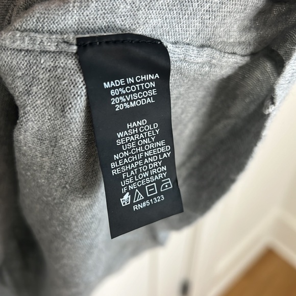 🛍️ Vince Camuto Light Gray Layered Look Tunic Slim Sweater Top XL - Picture 6 of 6